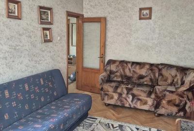 Apartament cu 2 camere decomandat în Nicolina