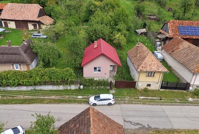 Casă individuală cu 2 camere în Sâncraiu