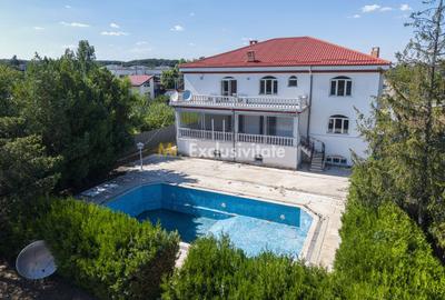 Casă individuală cu 11 camere în Corbeanca