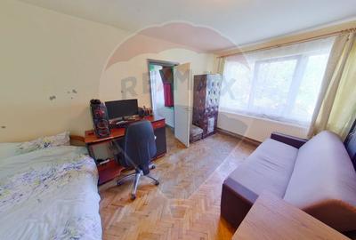 Apartament cu 2 camere semidecomandat, mobilat în Central