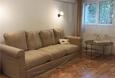 Apartament cu 3 camere semidecomandat, mobilat în Floreasca