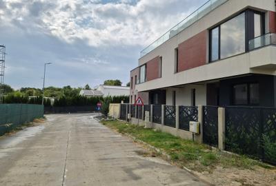 Duplex cu 3 camere în Sud
