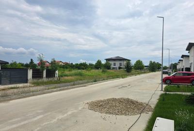 Balotești Str. Cireșului - Teren intravilan 1068 mp, deschidere 33 ml, utilități - 8