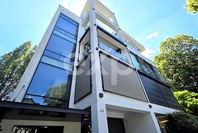 Apartament cu 4 camere decomandat, mobilat în Capitale