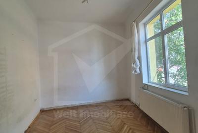 Birou, de 70.00 mp, în Central