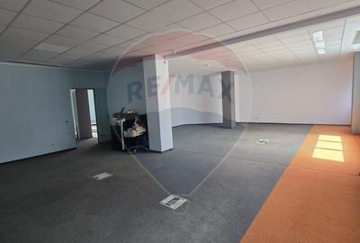 De Vânzare Clădire de Birouri 1.769 mp cu Teren 3.728 mp DN4 - 17