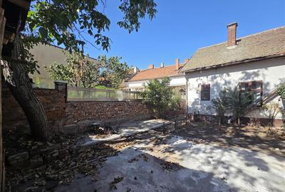 Casa cu 4 camere,curte individuala,acces auto,,ultracentral,Oradea - 2
