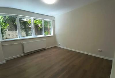 Apartament cu 2 camere decomandat în Eroii Revoluției