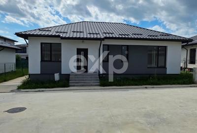 Casă individuală pe parter | 4 camere | 106 mp utili | Teren 300 mp | Tunari - 1