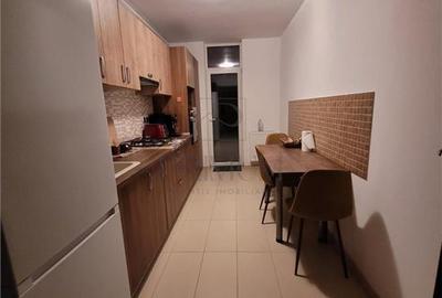 Apartament cu 2 camere decomandat, mobilat în Central