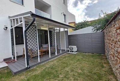 Apartament cu 2 camere decomandat, mobilat în Decebal