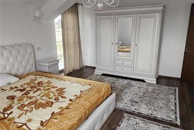Casă/Vilă spațioasă cu etaj și garaj – Preț: 250.0 - 15