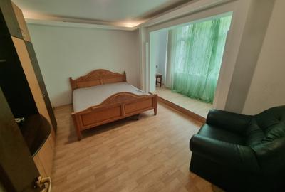 Apartament cu 4 camere decomandat în Tătărași