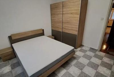 Apartament cu 3 camere decomandat, mobilat în Timpuri Noi