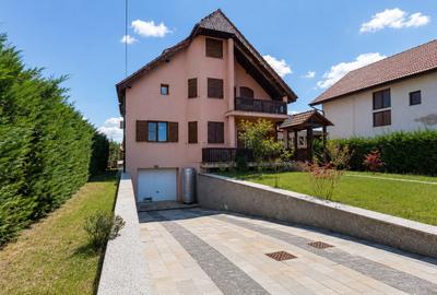 Casa spatioasa de inchiriat cu 5 camere in Zimandu Nou - 1