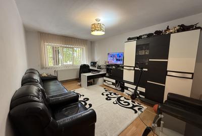Apartament cu 3 camere decomandat, mobilat în Baba-Dochia