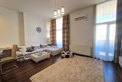 Apartament cu 2 camere semidecomandat, mobilat în Soarelui