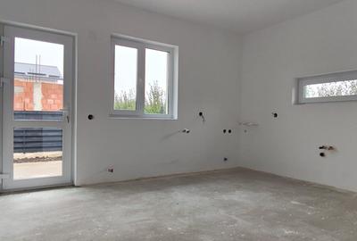 FARA COMISIOANE in Joita casa 4 camere 2 bai terasa PARTER + pod placa la cheie - 22