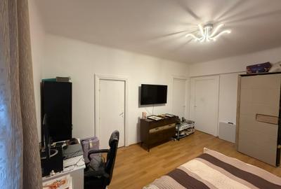Apartament 3 camere, etajul 2, 78mp, 2 balcoane, bloc interbelic - 2