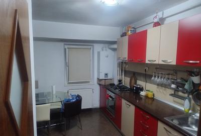 Apartament cu 3 camere, mobilat în 13 Septembrie