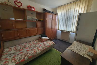 De vânzare apartament cu 3 camere – Zona Dâmbovița- 5371 - 4