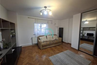 Apartament cu 2 camere decomandat în Centrul Istoric