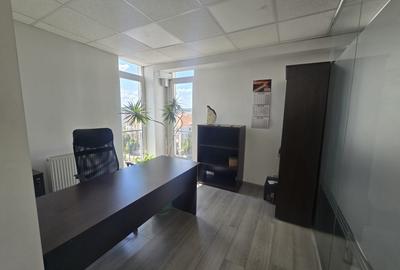 Birou, de 120.00 mp, în Central