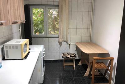 Apartament cu 3 camere decomandat în Dristor