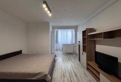 13 Decembrie, garsoniera eleganta, renovata, curata, localizare cu mobilitate ok - 2