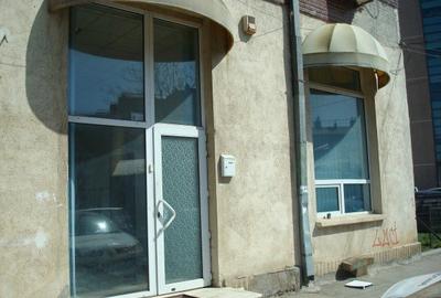 Bd.Unirii-Str.Traian-Str.Matei Basarab-Rin Hotel magazin inchiriere - 3