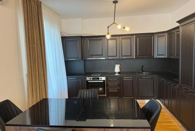 Apartament cu 3 camere decomandat în Domenii