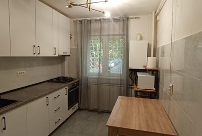 Apartament cu 3 cam cf 1 dec, mobilat si utilat, P/8 --Pecineaga sector 5 - 1