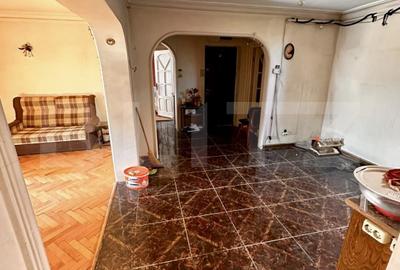 Apartament cu 4 camere decomandat în Dâmbu Pietros