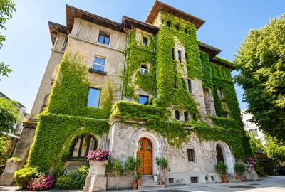 Apartament cu 4 camere decomandat în Universitate