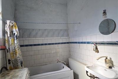 Casa cu 4 camere,curte individuala,acces auto,,ultracentral,Oradea - 9