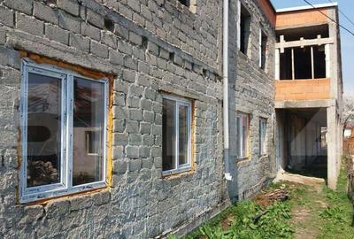 Casă individuală cu 18 camere în Găești
