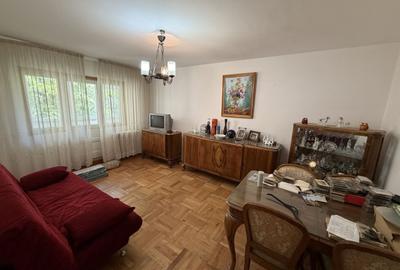 Apartament cu 4 camere decomandat, mobilat în Crângași