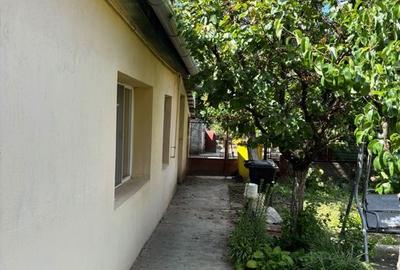 Casă individuală cu 4 camere în Central