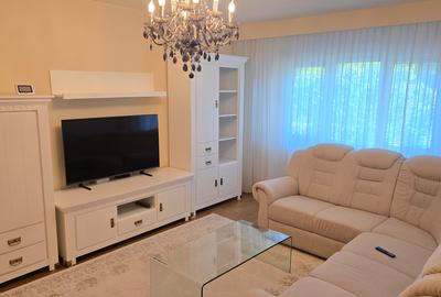 Apartament cu 3 camere decomandat în Ultracentral