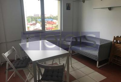 Apartament cu 3 camere decomandat în Tei