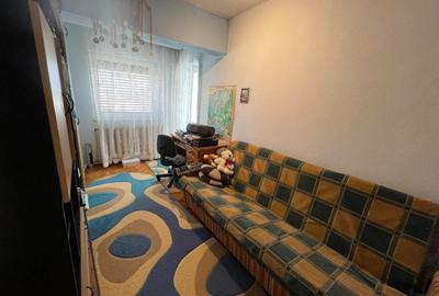 De vanzare Apartament 3 camere, zona Centru. - 11