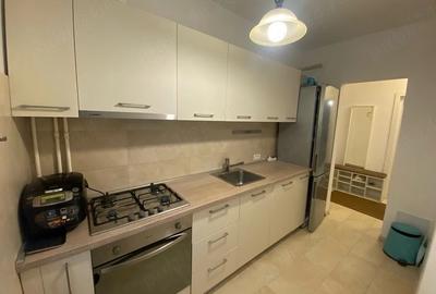 Apartament cu 3 camere semidecomandat în Floreasca