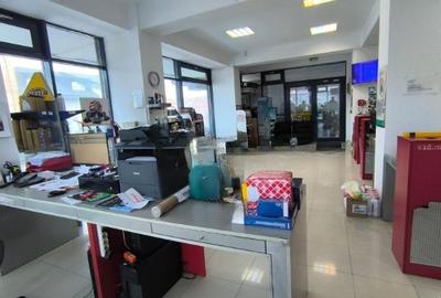 Centru, spatiu comercial 155 mp., front stradal 14 m. - 7