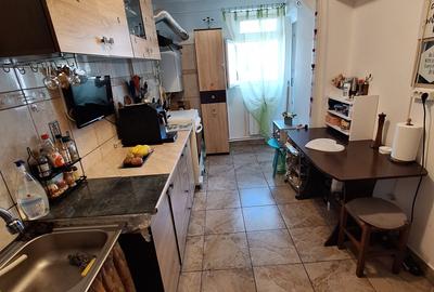 Apartament cu 2 camere decomandat în Micro 18