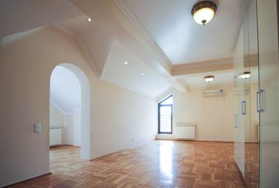 Pipera : Vila impresionanta, cu teren de 800mp si piscina proprie ! - 4
