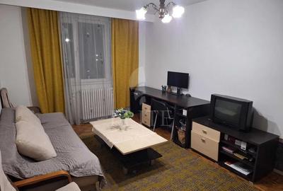 Apartament cu 2 camere semidecomandat, mobilat în Central