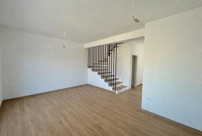 Duplex cu 4 camere în Moșnița Nouă