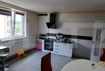 Apartament cu 3 camere decomandat, mobilat în Nord