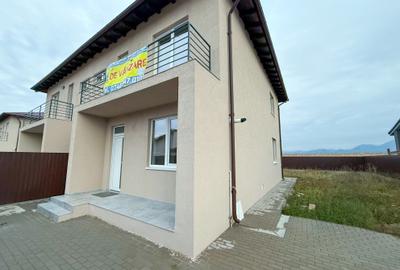 Duplex cu 4 camere în Sânpetru