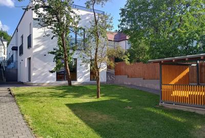 Birou, de 500.00 mp, în Zorilor